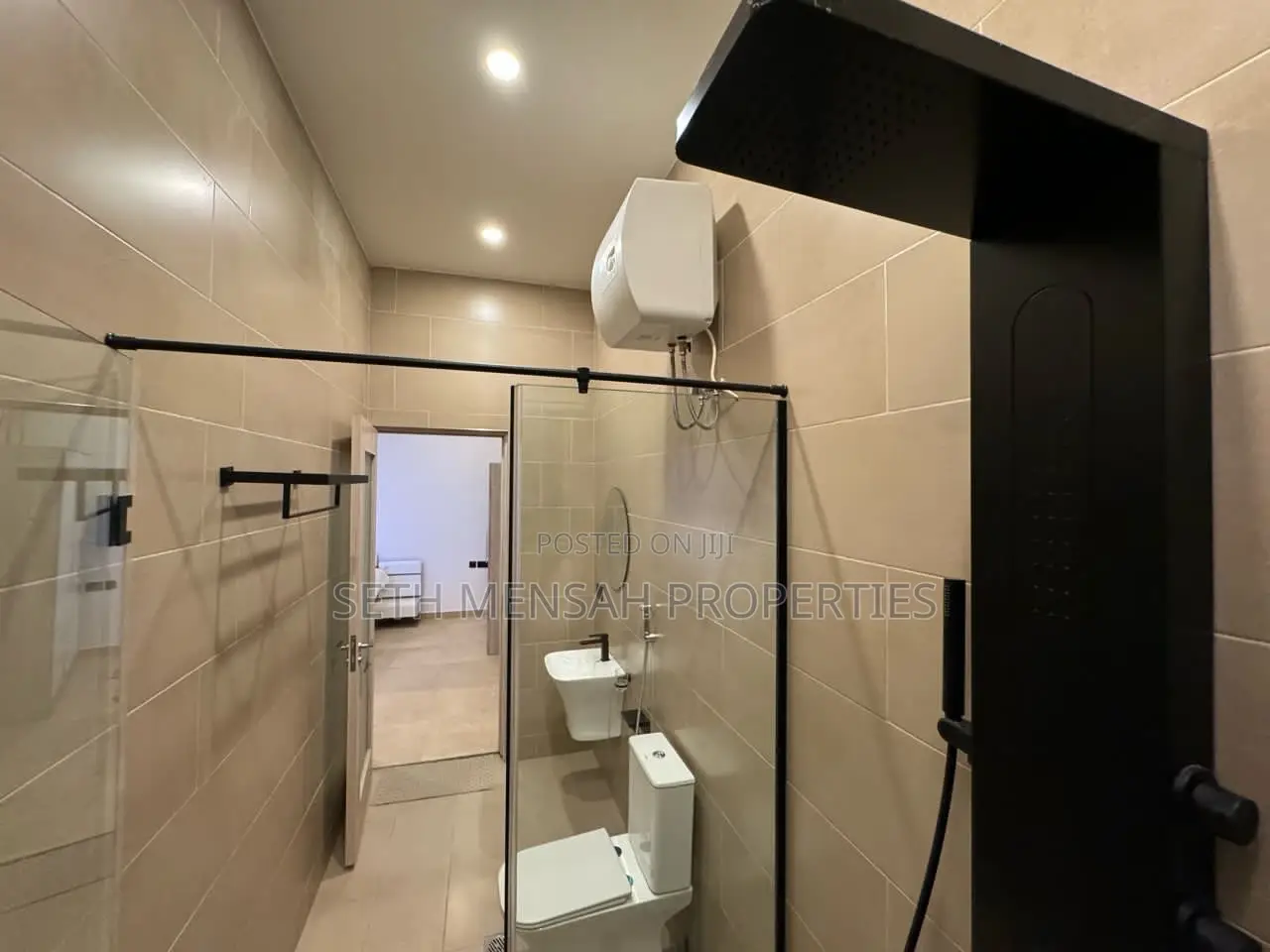 3bdrm House in Skm, East Legon for sale