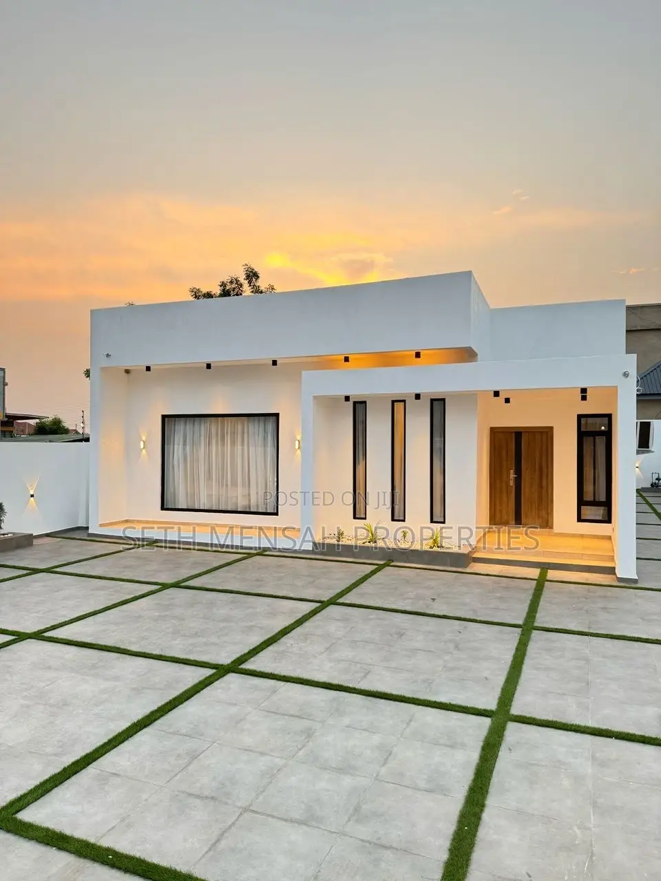 3bdrm House in Skm, East Legon for sale
