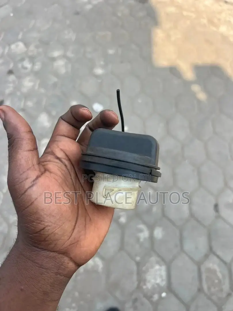 Range Rover Fuel Cap