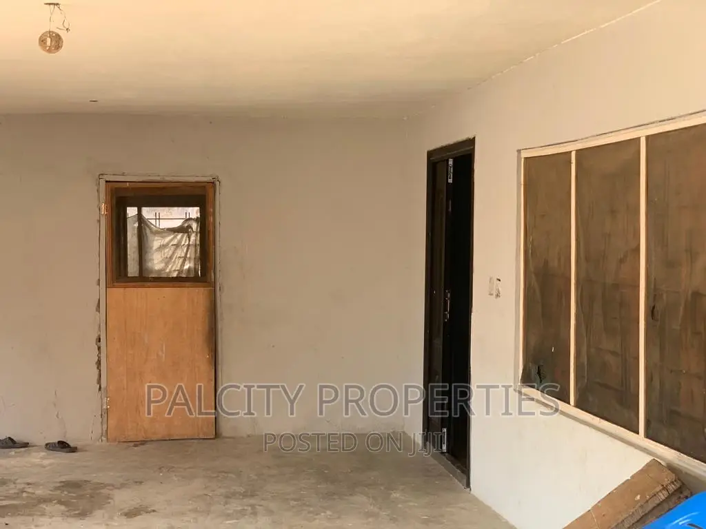 7bdrm House in Atonsu Palcity, Kumasi Metropolitan for sale