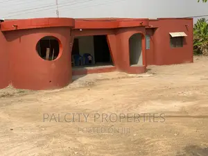 7bdrm House in Atonsu Palcity, Kumasi Metropolitan for sale