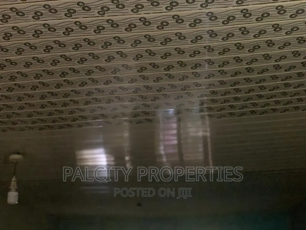 7bdrm House in Atonsu Palcity, Kumasi Metropolitan for sale