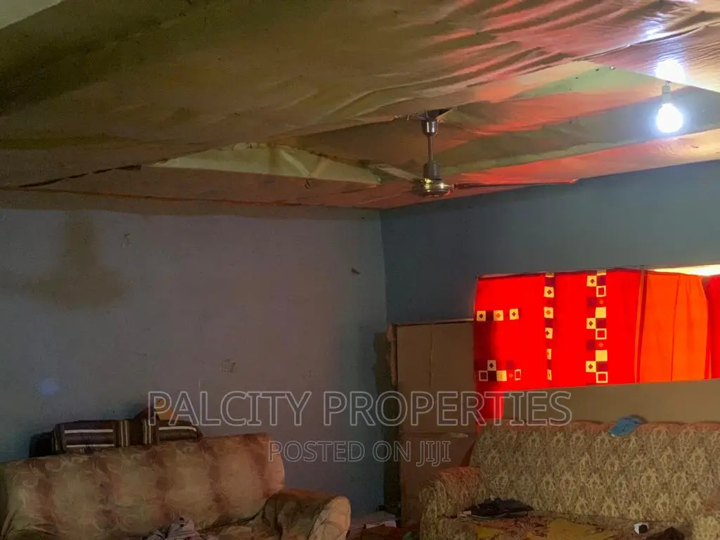 7bdrm House in Atonsu Palcity, Kumasi Metropolitan for sale