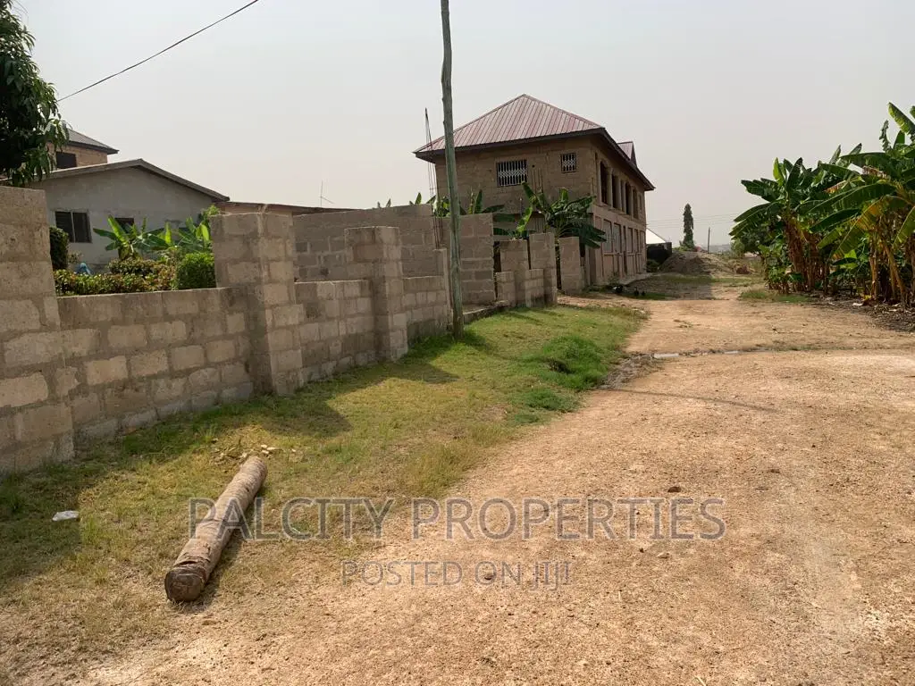 7bdrm House in Atonsu Palcity, Kumasi Metropolitan for sale