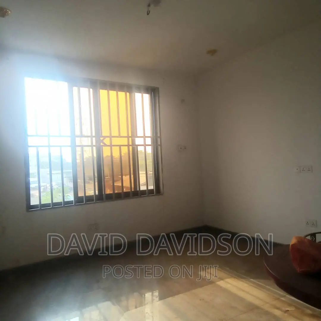 3bdrm Apartment in Executive 3 Bedroom,, Tema Metropolitan for rent
