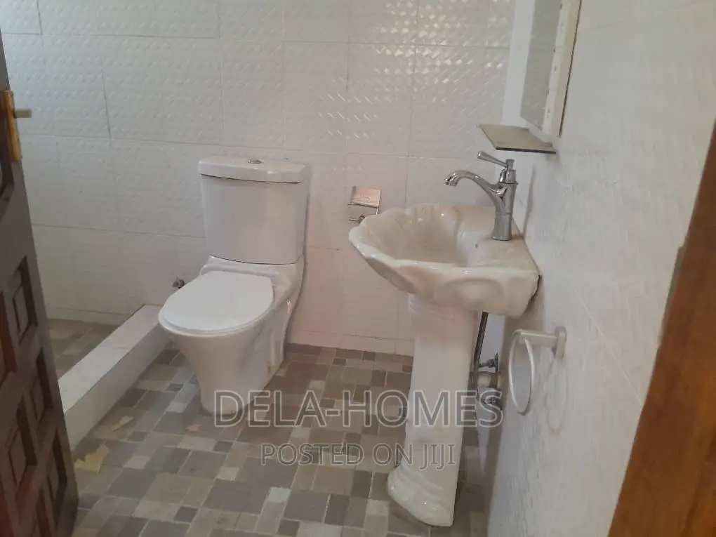 2bdrm Apartment in Ars, East Legon for rent