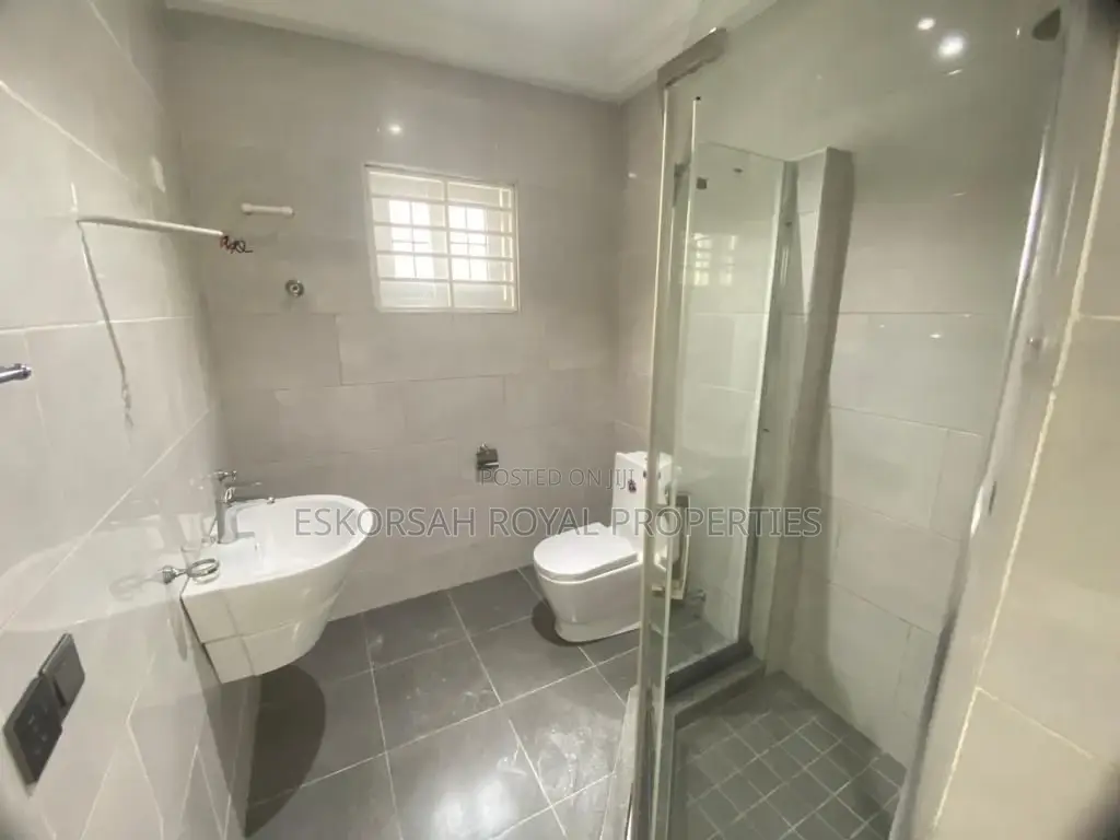 4bdrm House in East Legon, Adjiriganor for rent