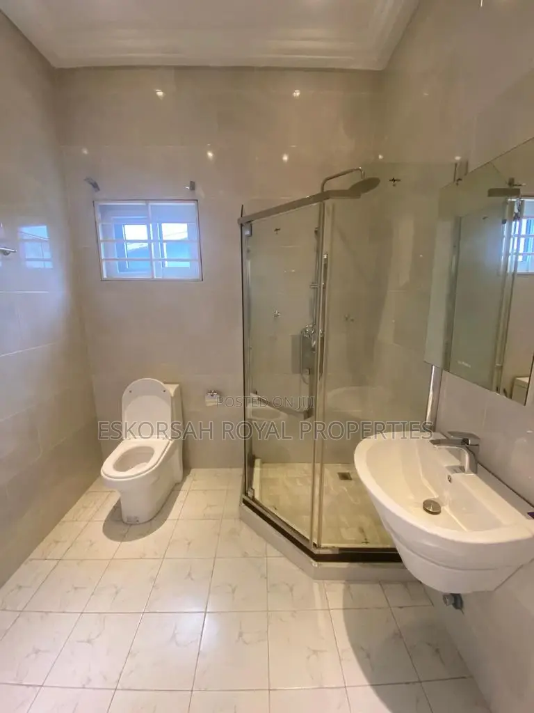 3bdrm House in East Legon, A&C Mall Area for rent