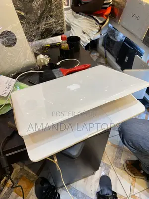New Laptop Apple MacBook 2010 6GB Intel Core 2 Quad HDD+SSD 320GB