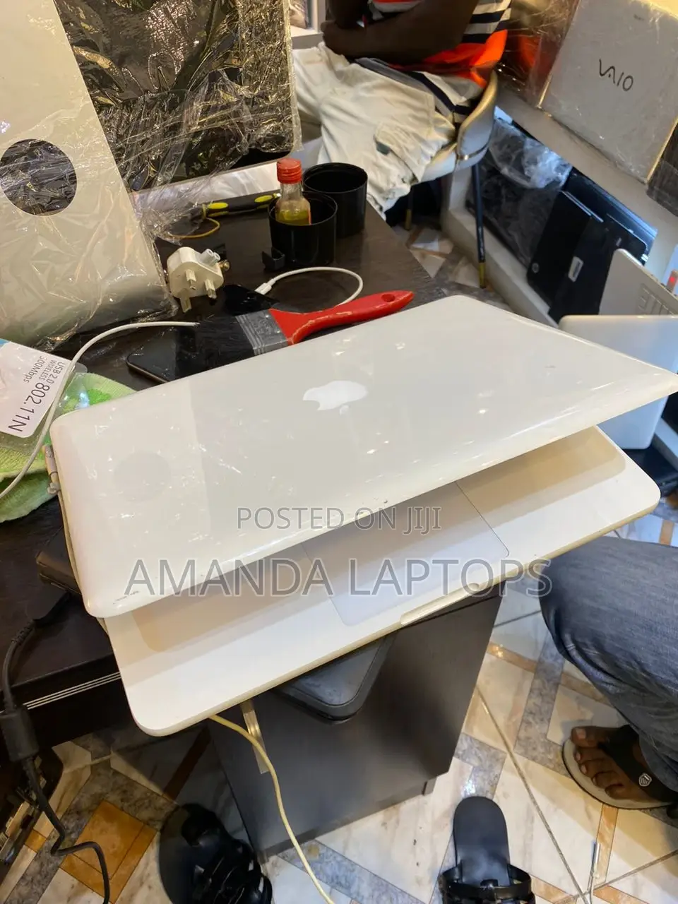 New Laptop Apple MacBook 2010 6GB Intel Core 2 Quad HDD+SSD 320GB