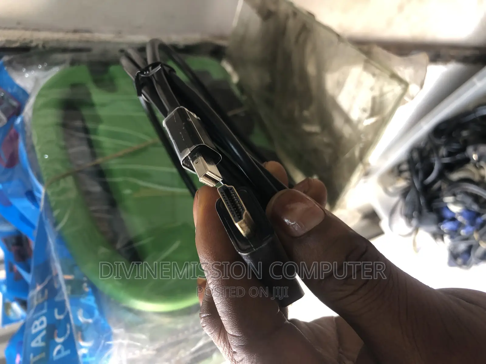 Mini Display Port to HDMI Cable