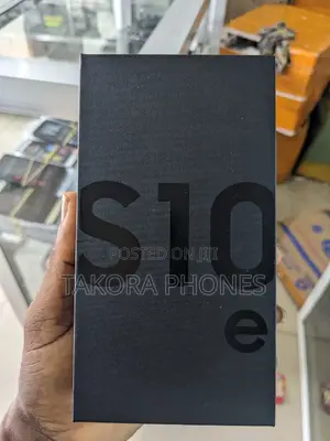 New Samsung Galaxy S10e 128 GB Black