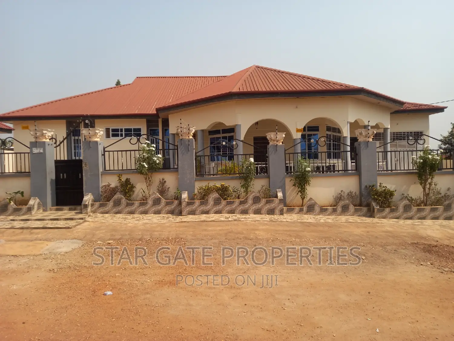 5bdrm House in Pakyi No 2, On, Kumasi Metropolitan for sale