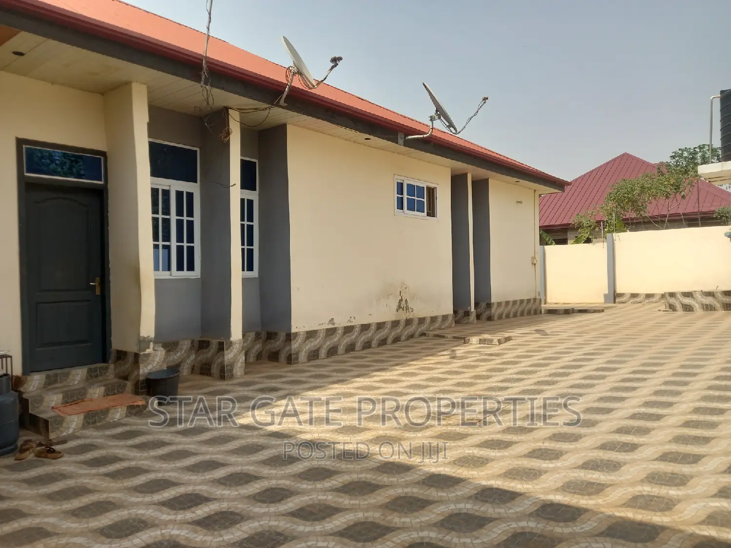 5bdrm House in Pakyi No 2, On, Kumasi Metropolitan for sale