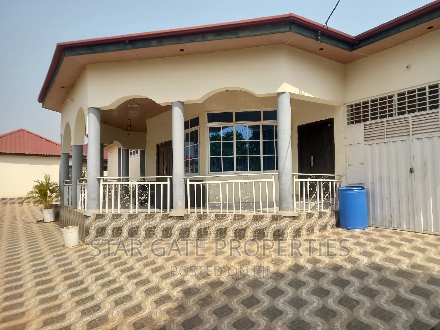 5bdrm House in Pakyi No 2, On, Kumasi Metropolitan for sale