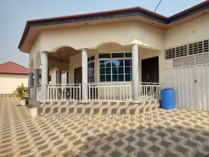 5bdrm House in Pakyi No 2, On, Kumasi Metropolitan for sale