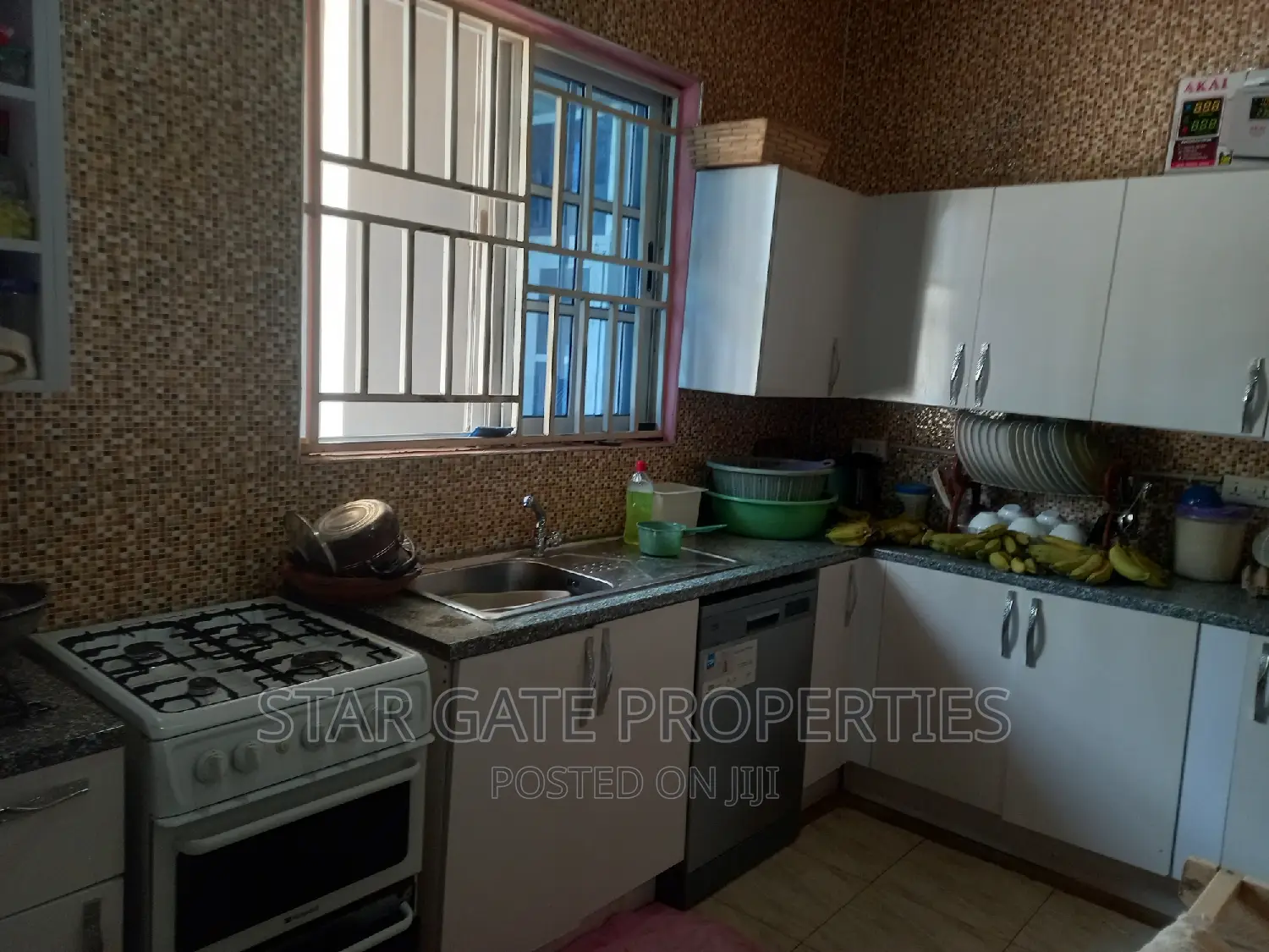 5bdrm House in Pakyi No 2, On, Kumasi Metropolitan for sale
