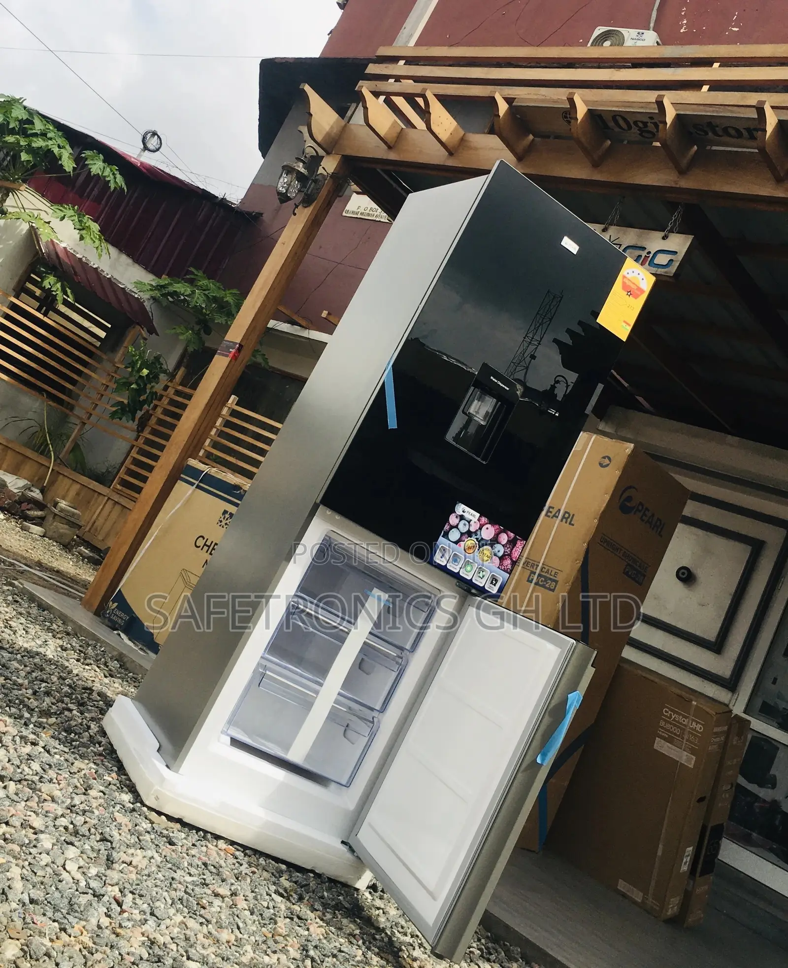 Bottomfreezer Pearl Doubledoor PF-400B Glass Black 309 Liter