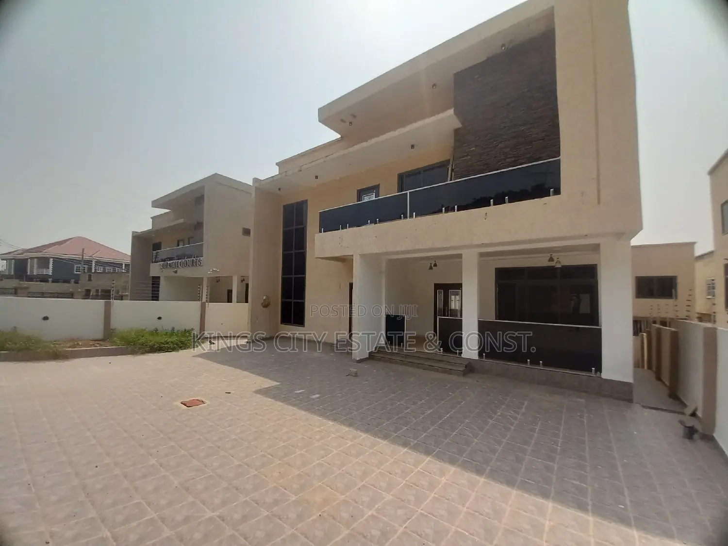 6bdrm House in Acp-Kwabenya, Dome for sale