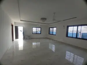 6bdrm House in Acp-Kwabenya, Dome for sale