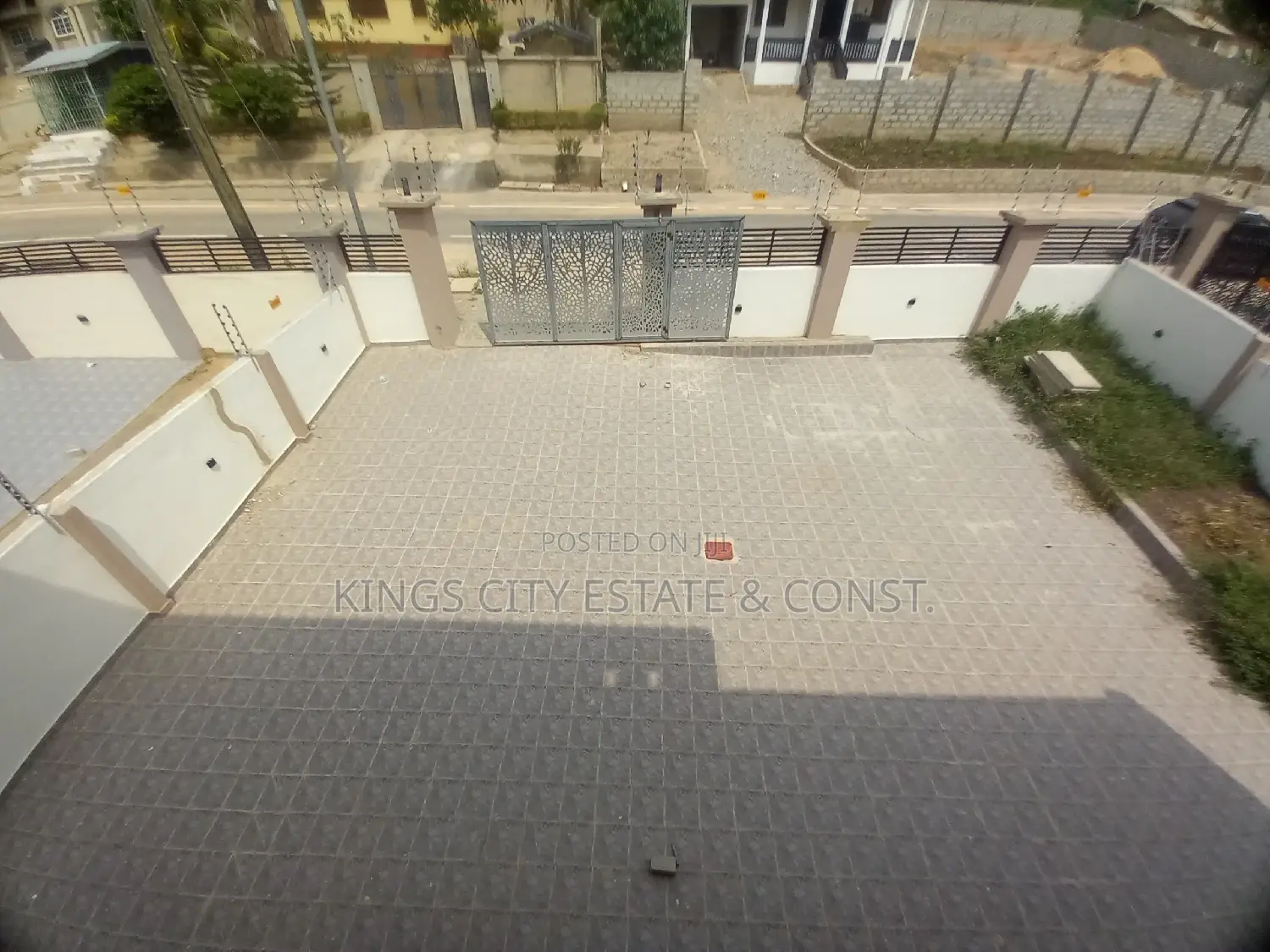 6bdrm House in Acp-Kwabenya, Dome for sale