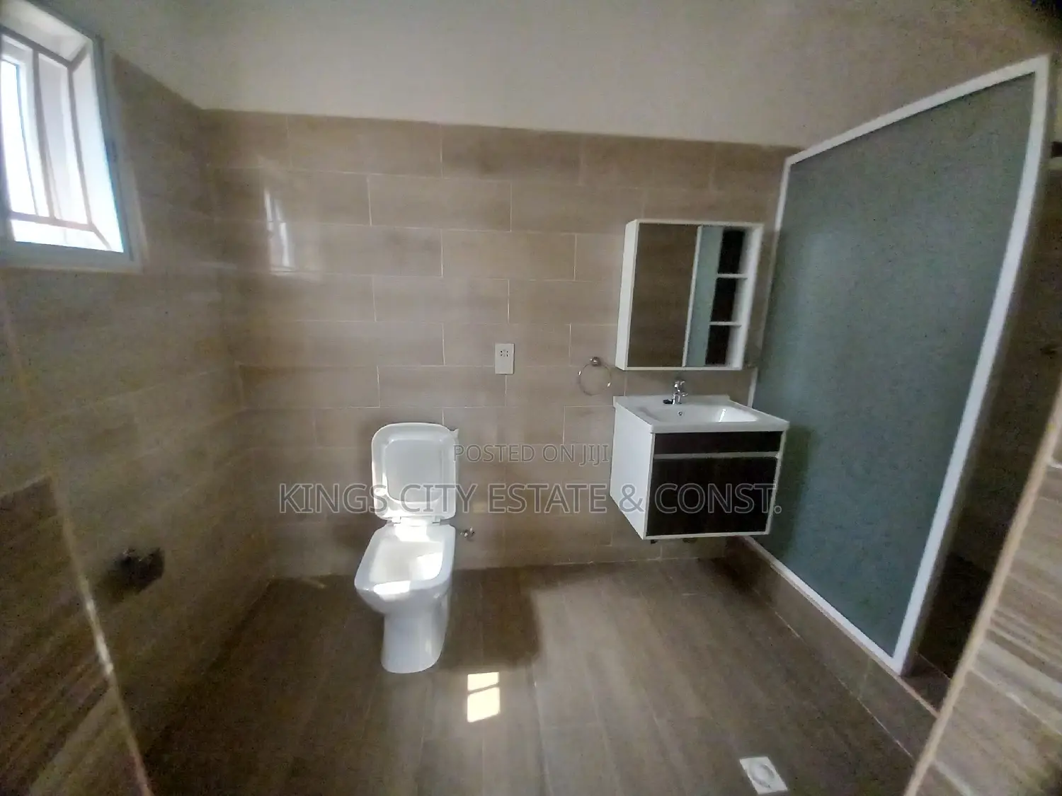6bdrm House in Acp-Kwabenya, Dome for sale