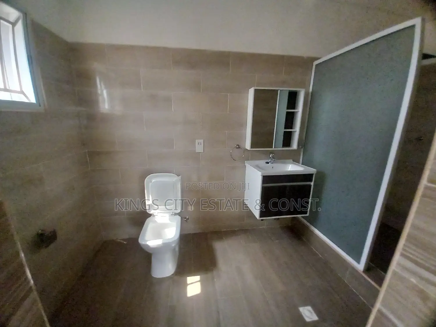 6bdrm House in Acp-Kwabenya, Dome for sale