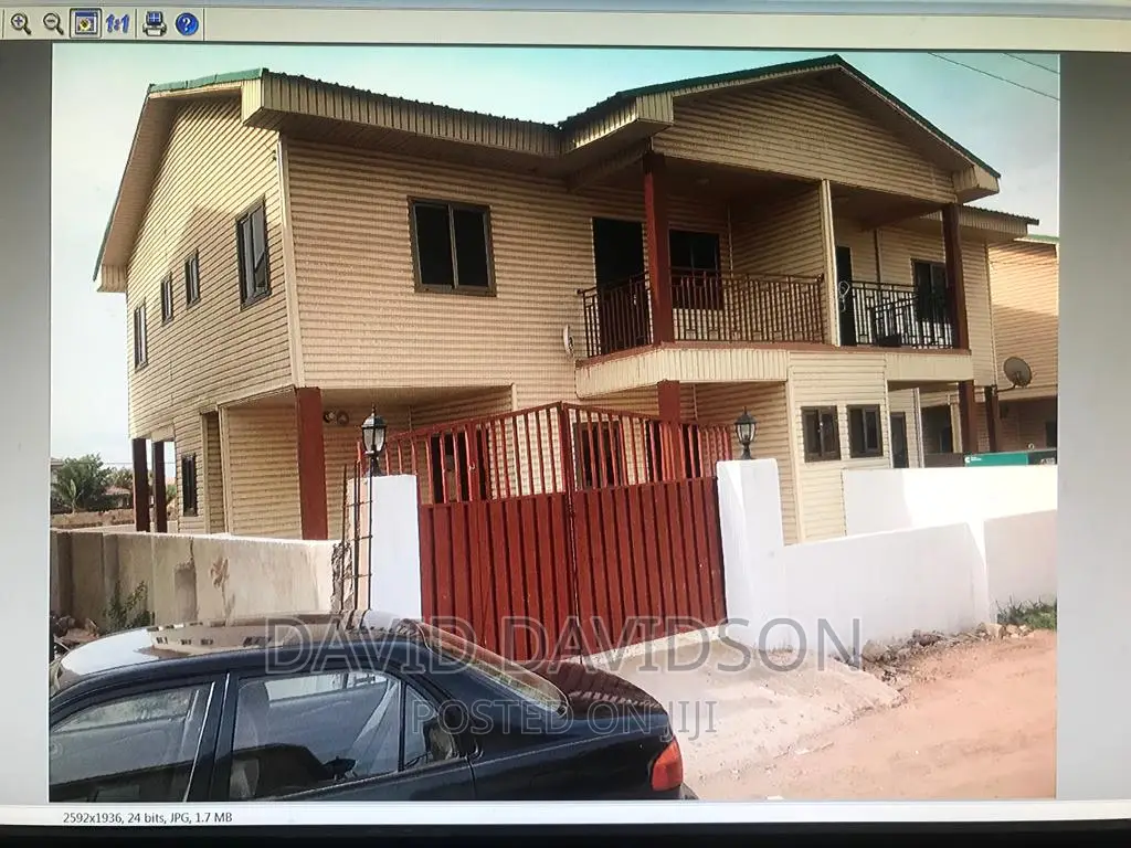3bdrm Mansion in 3 Bedroom Storey, Tema Metropolitan for sale