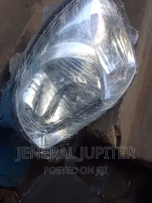 Hyundai Santa Fe 2005 Headlight Pair.