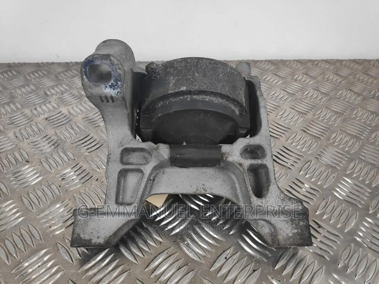 Mazda (6) 2016 Main Engine Mount Right. Original.