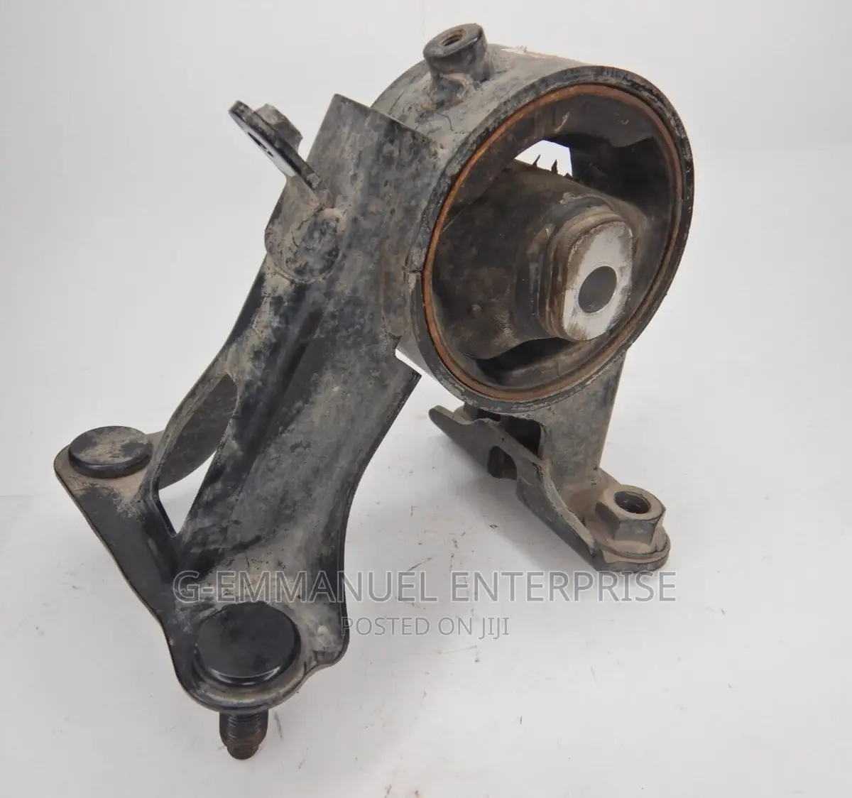 Toyota Rav4 2013-15 Back Engine Mount. Original.