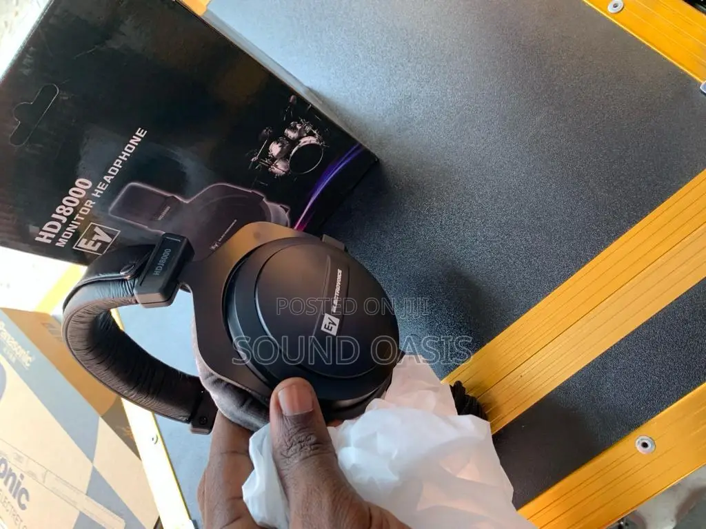 Electro-voice (Ev) Hdj8000 Studio Monitoring Headphones
