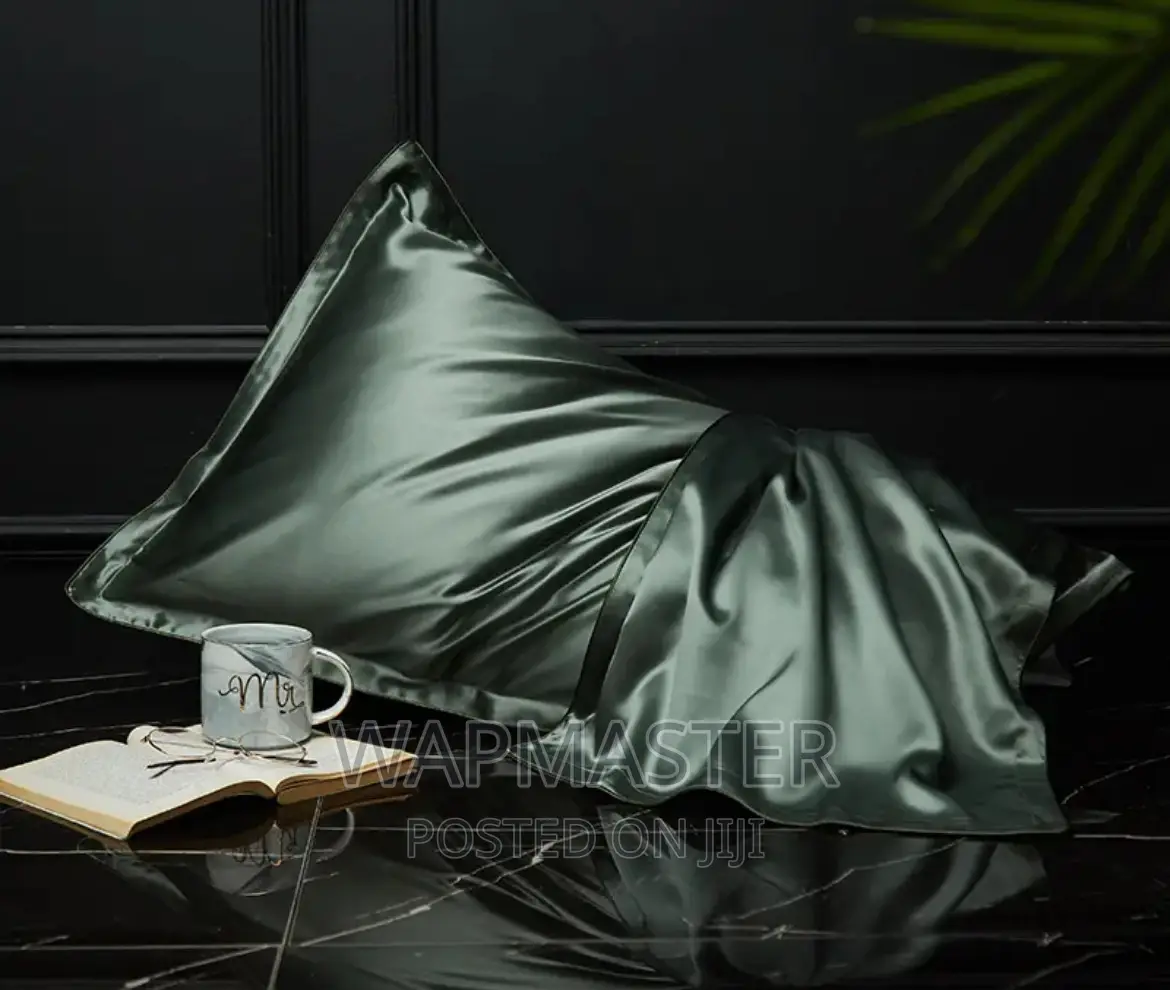 Silk Pillowcase / Satin Silky Pillow Case for Hair and Skin