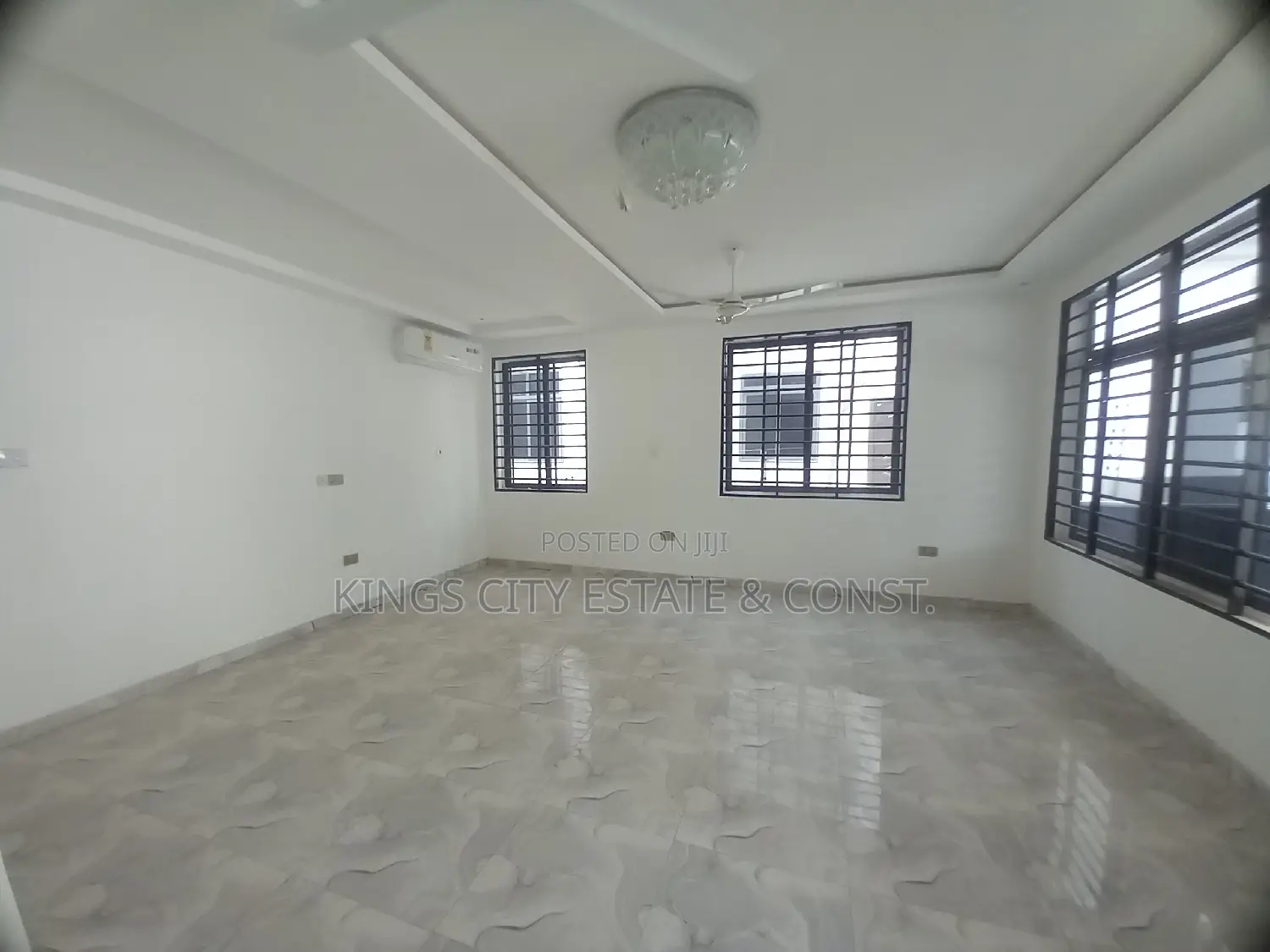 6bdrm Duplex in Acp-Estate, Achimota for sale