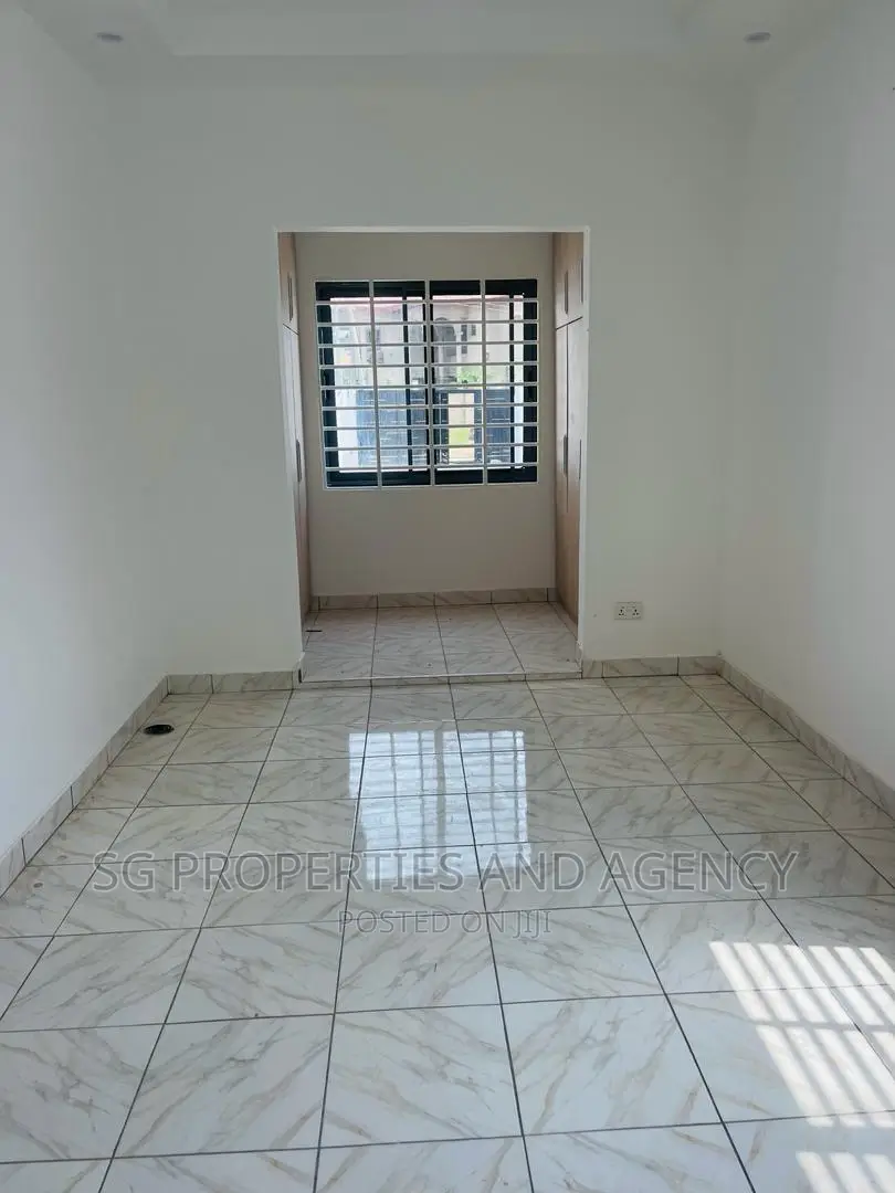 3bdrm House in Sakumono, Spintex for sale
