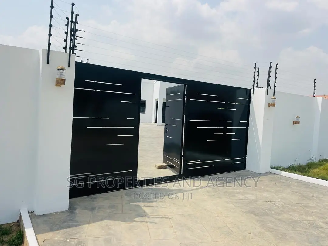3bdrm House in Sakumono, Spintex for sale