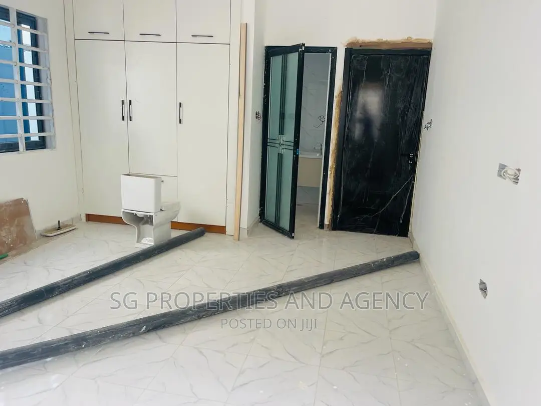 3bdrm House in Sakumono, Spintex for sale