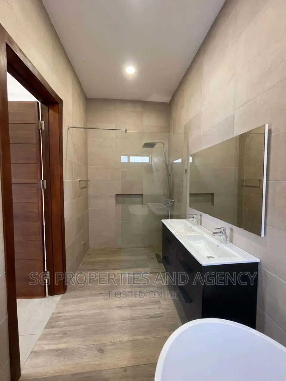 4bdrm Mansion in Spintex Com 20 for sale