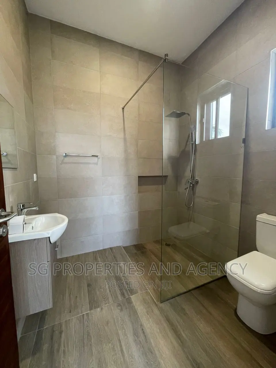4bdrm Mansion in Spintex Com 20 for sale