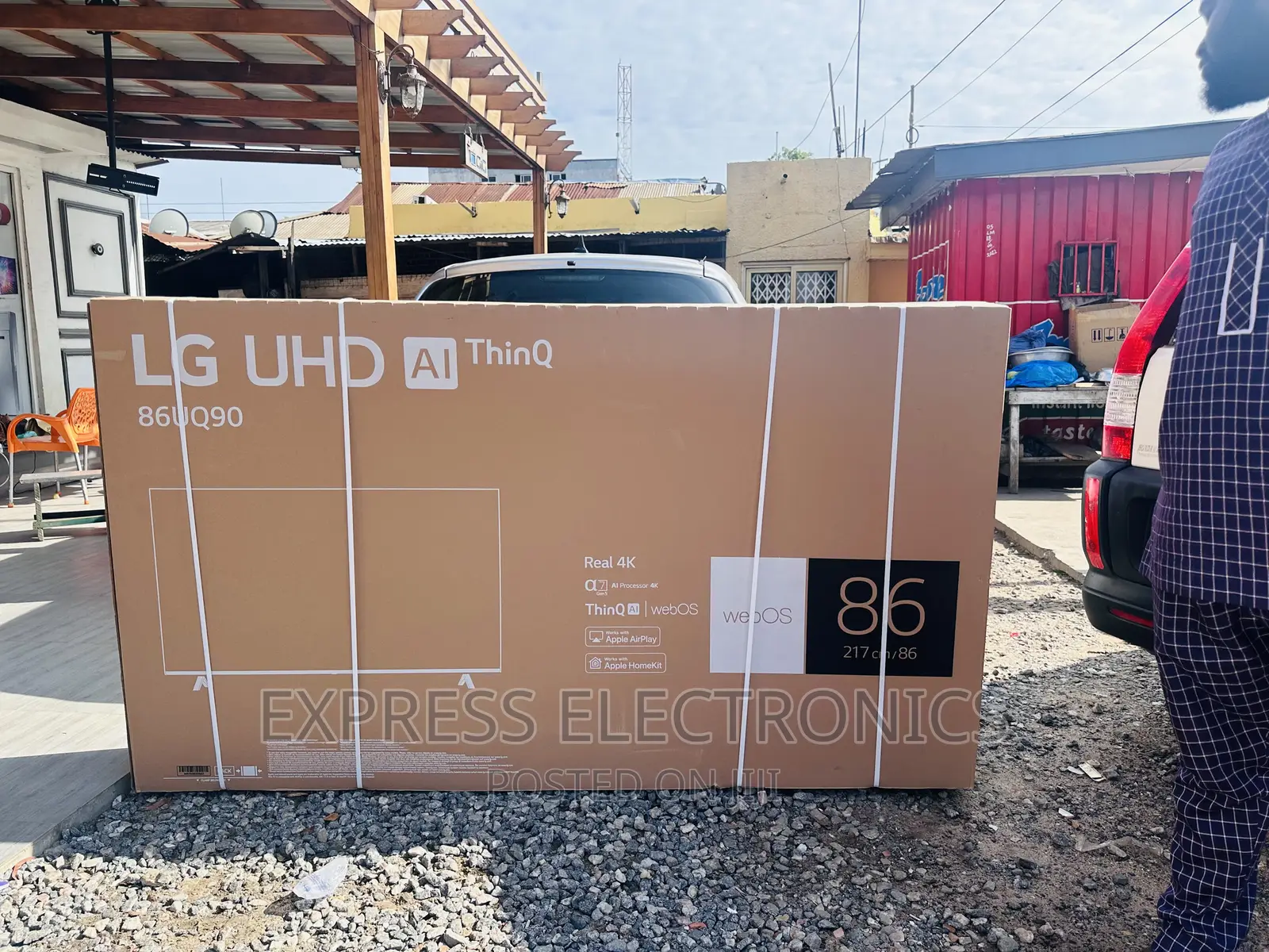 Intelligent Design Slim UHD Smart Glossy. LG 86”UQ90