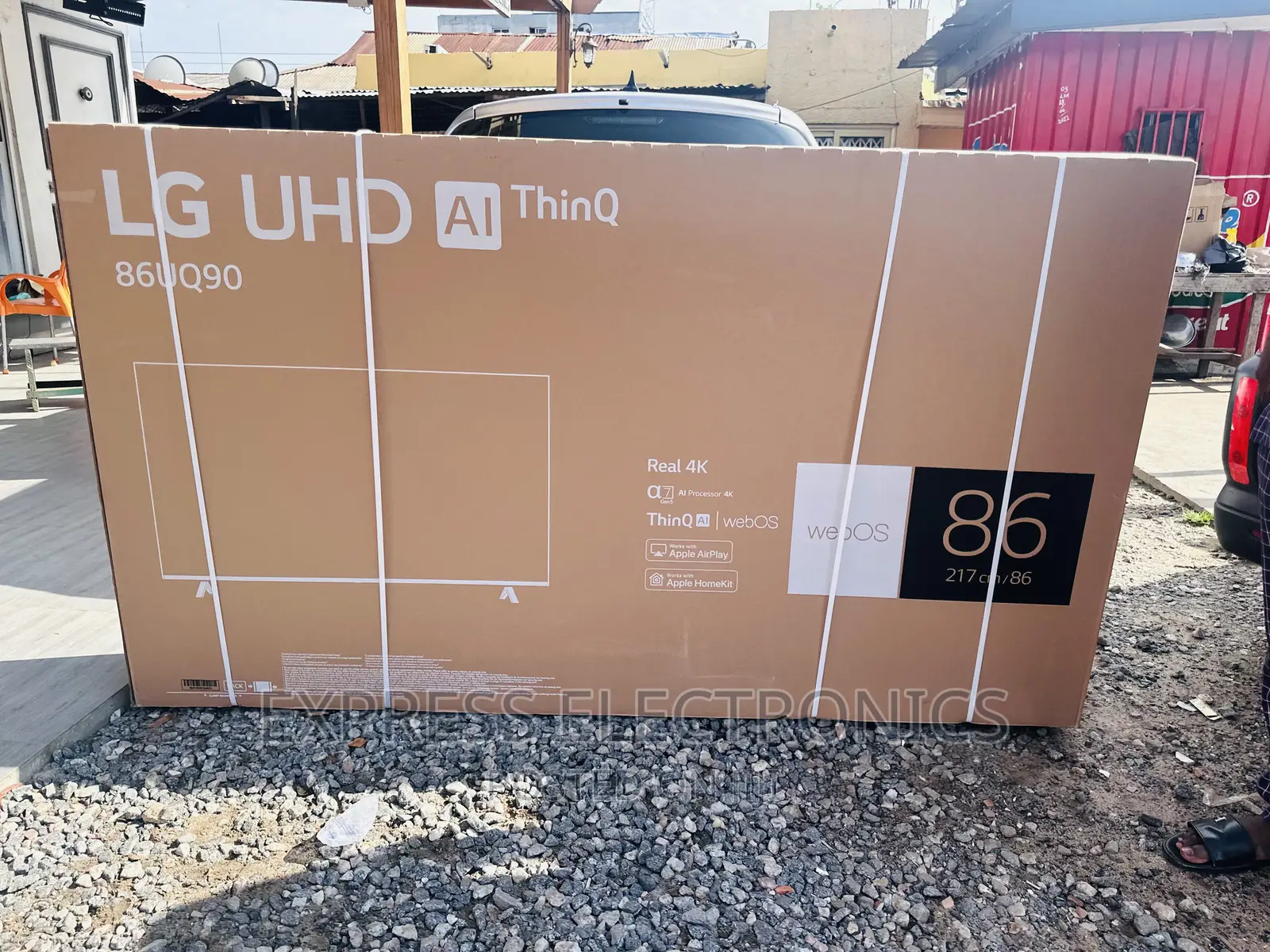Glossy Slim Sleek UHD Smart LG 86”UQ90