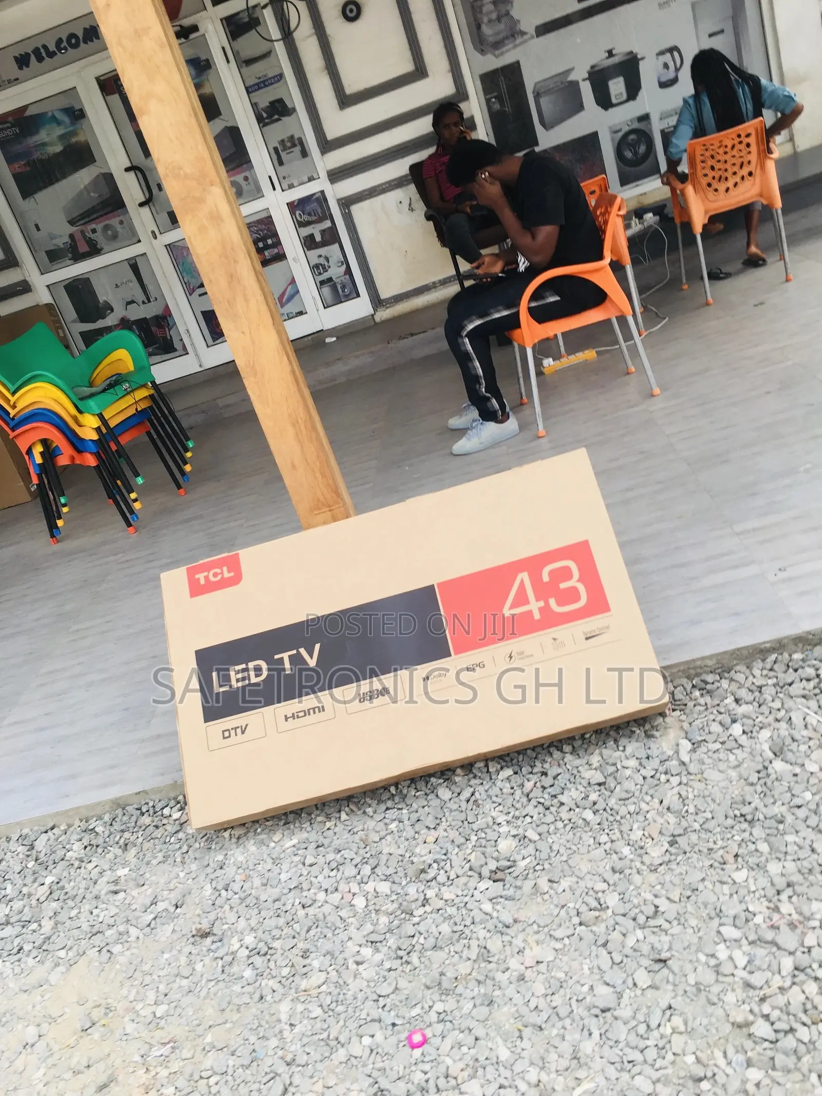 HDR Full HD TCL D3200 Glossy LED Electric Black 43 Inches