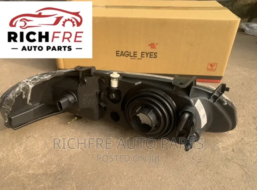 Nissan Sentra 2000-2002 Headlight