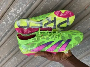 Original New Adidas Predator Football Boot