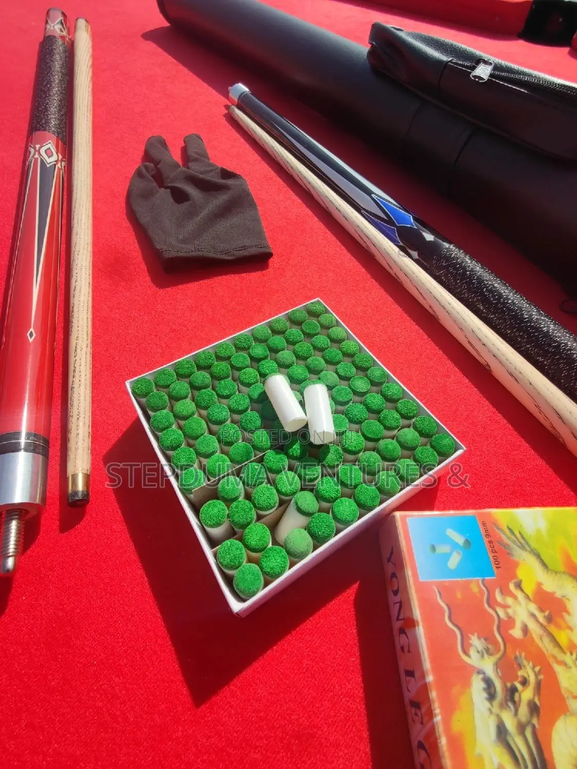 Adjustable Snooker Sticks, It's Bag and Glove