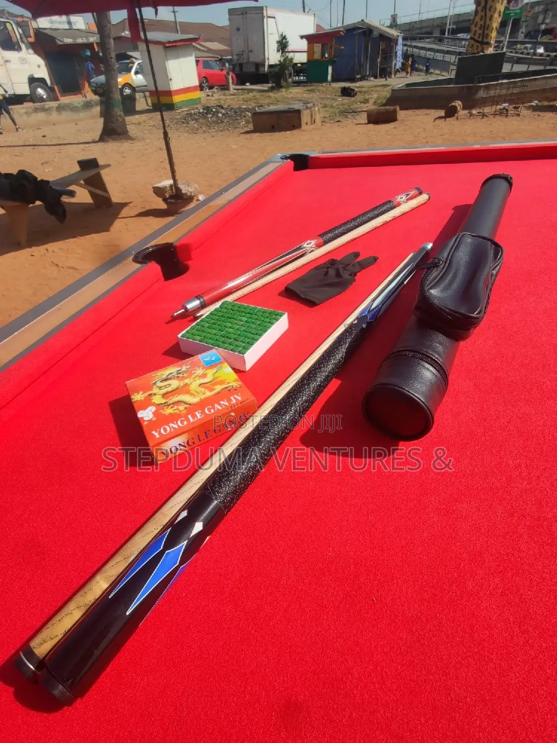 Adjustable Snooker Sticks, It's Bag and Glove