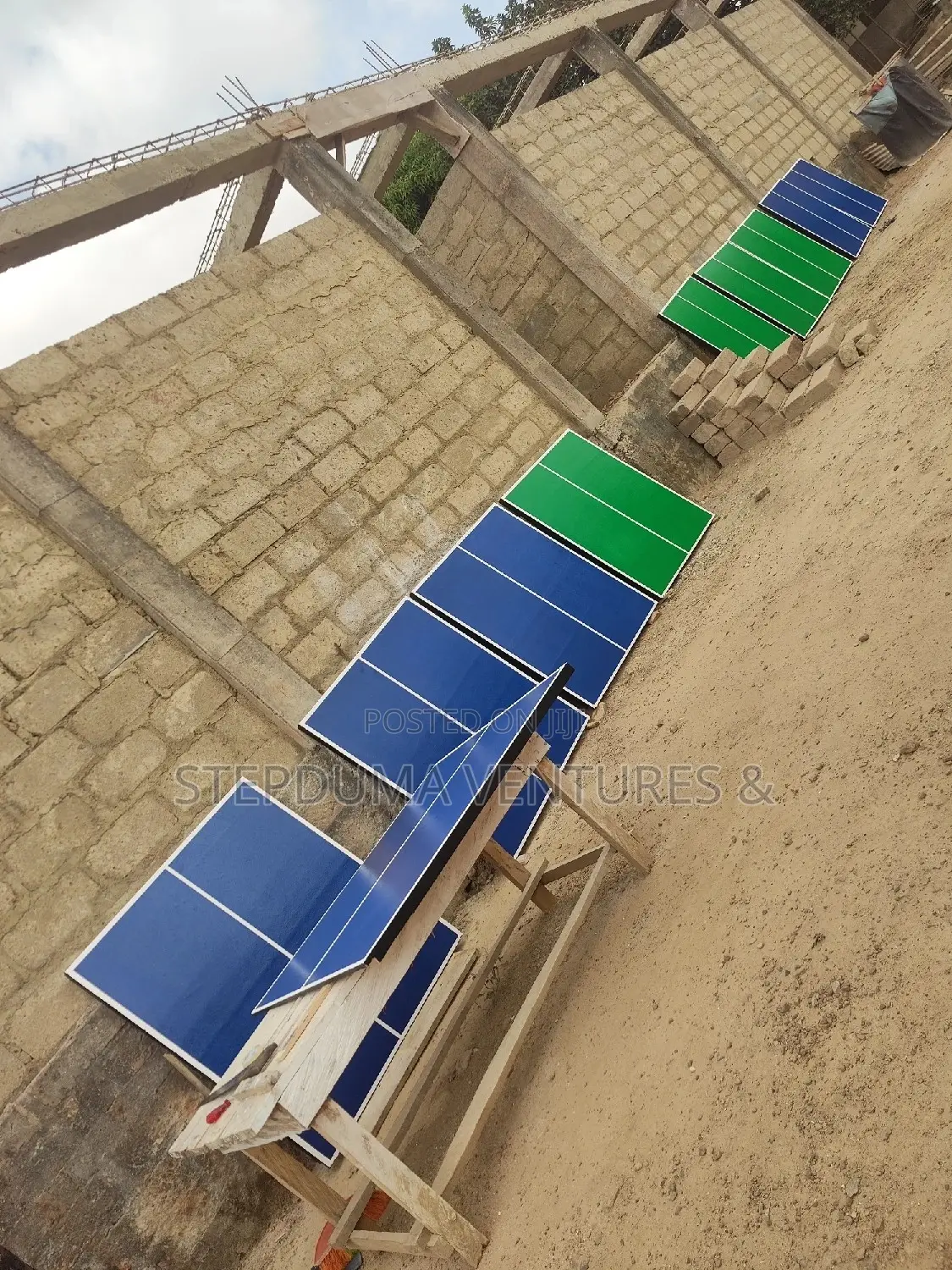 Tennis Table Board With Metallic Stand Accessories