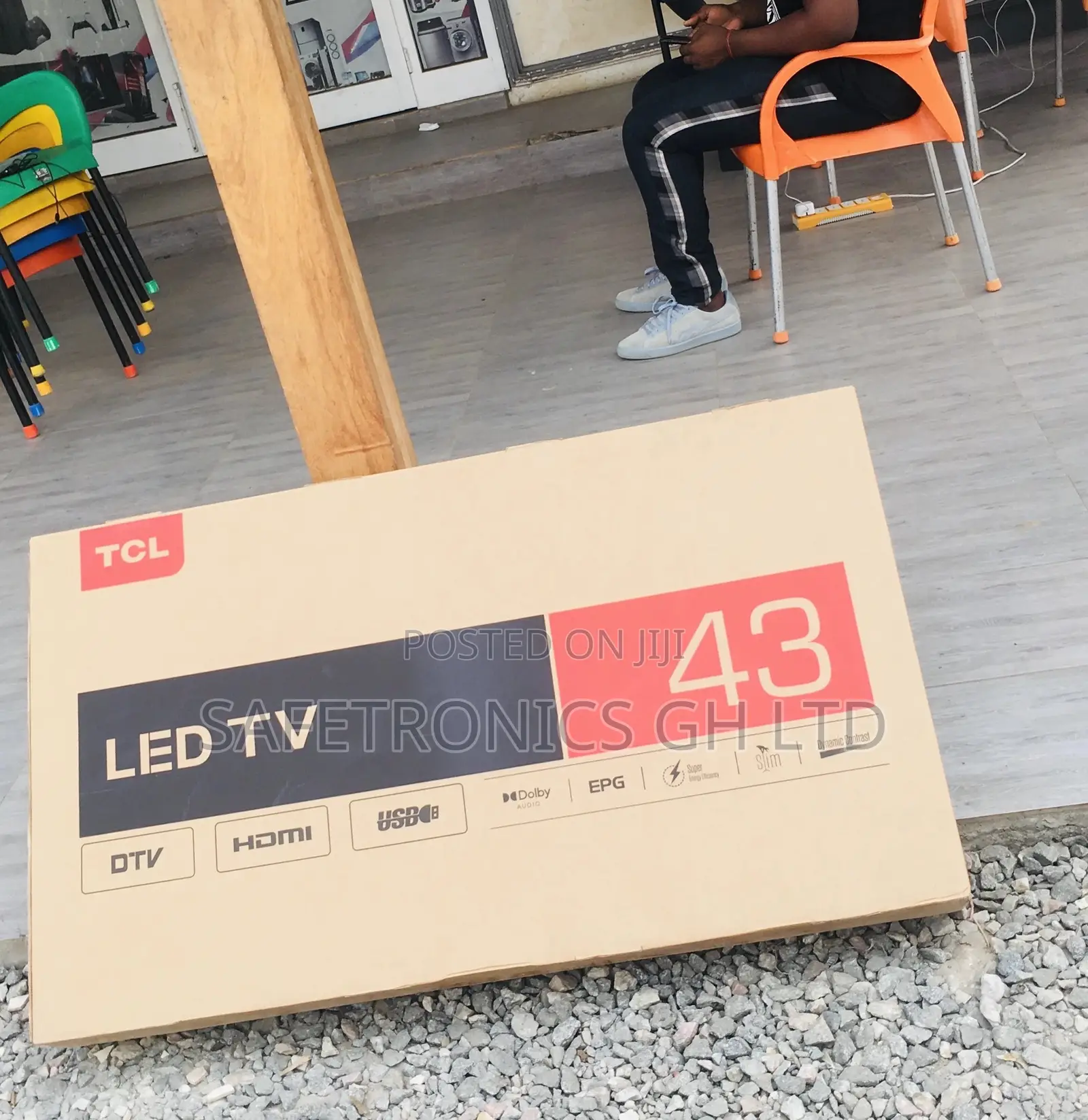 Glossy Full HD Black Electric LED TCL HDR 43 Inches D3200 Tv