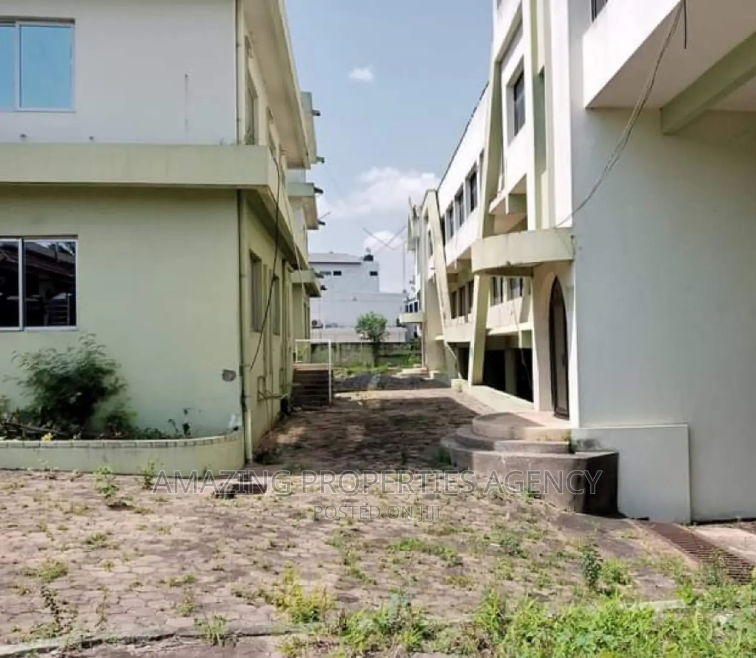 Office Building for Sale at Roman Ridge