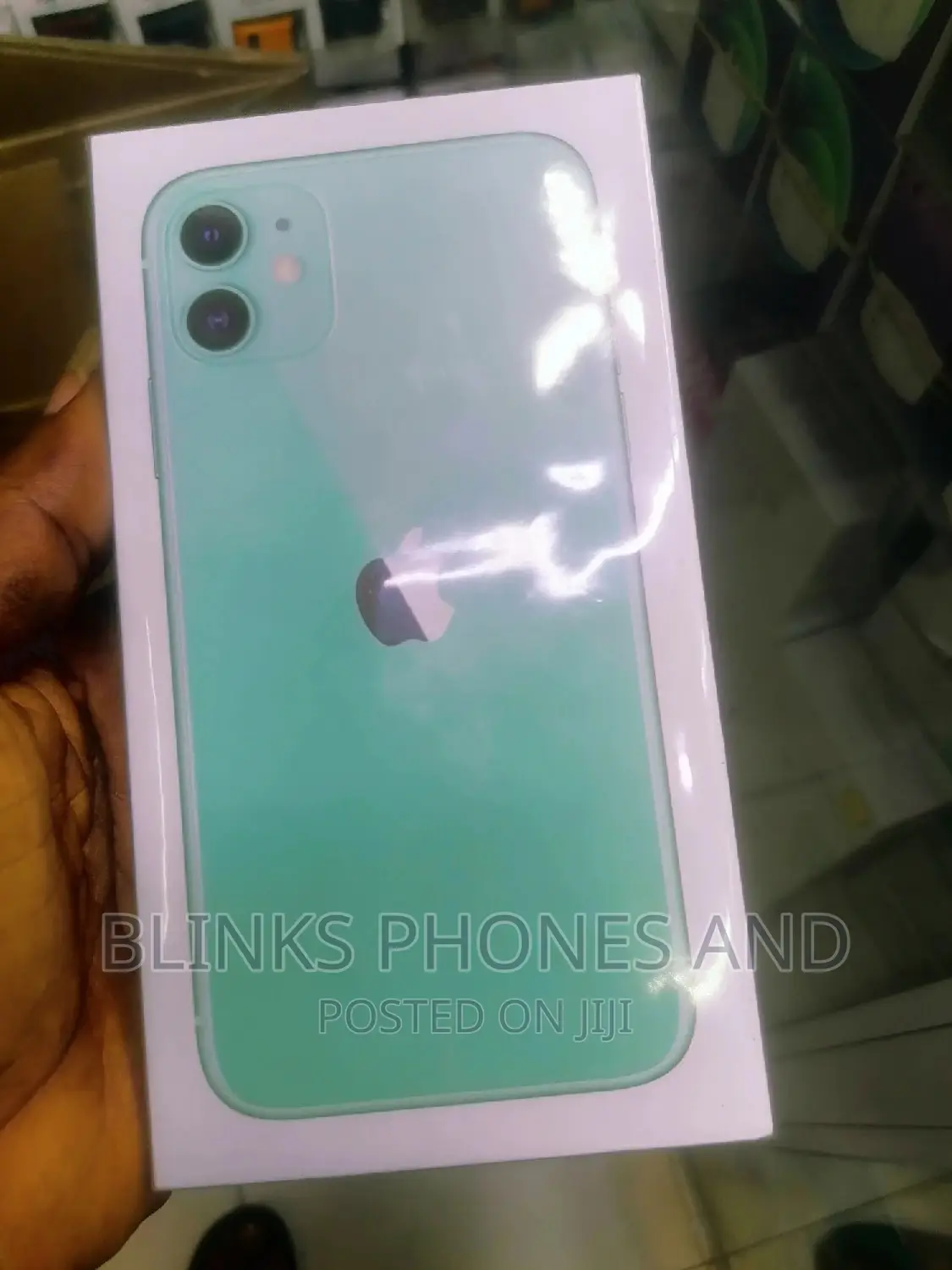 New Apple iPhone 11 64 GB Green
